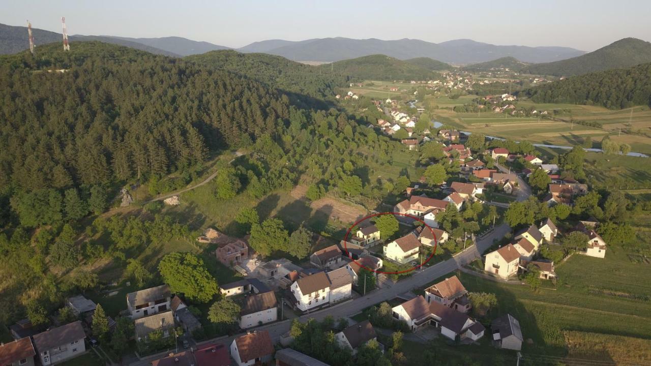 Apartman Maja Apartamento Otočac Exterior foto